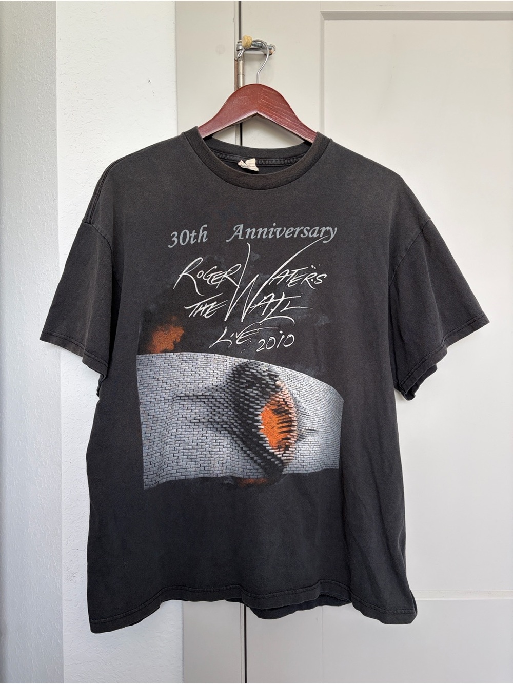 2010 Roger Waters The Wall 30th Anniversary Tour T-shirt BLACK